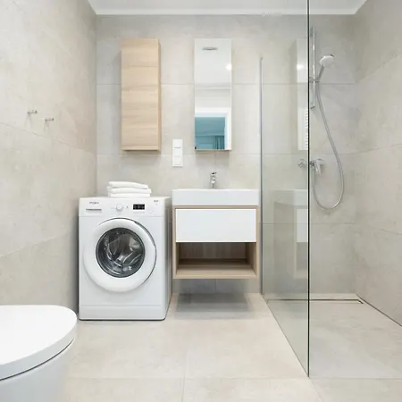 Shellter 117 J - By Jantar Apartment *