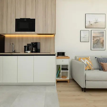 Shellter 117 J - By Jantar Apartment *
