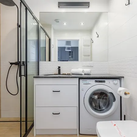 Apartment Shellter 117 J - By Jantar