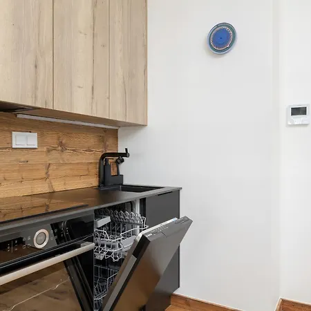 Shellter 117 J - By Jantar *