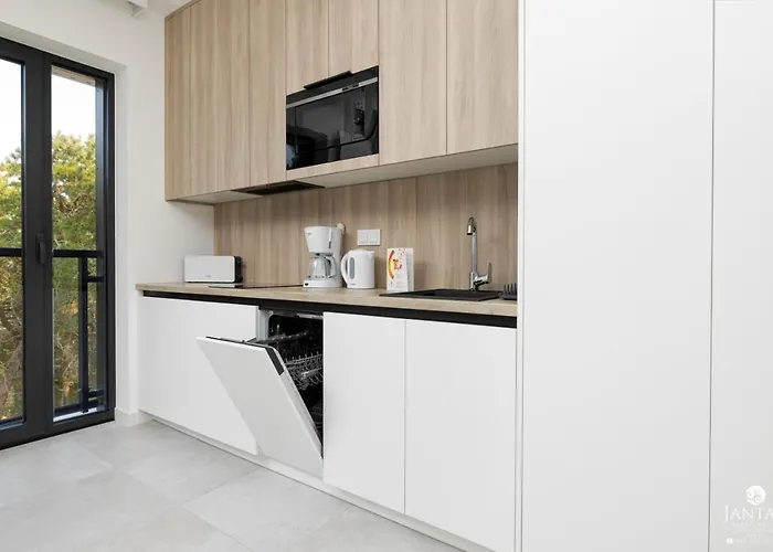 Shellter 117 J - By Jantar Apartment